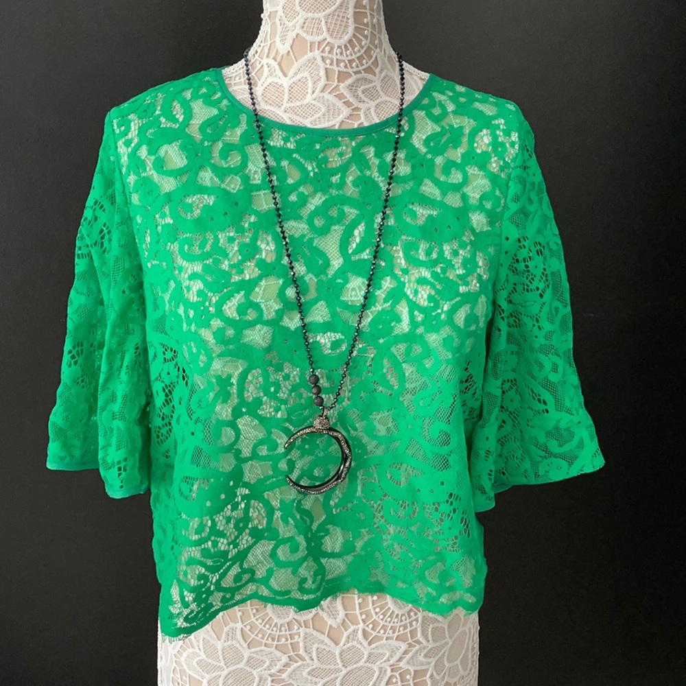 Green Lace Crop